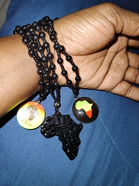Collier ethnique homme avec pendentif afrique