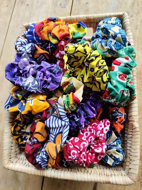 Chouchou multicolore en tissu Wax