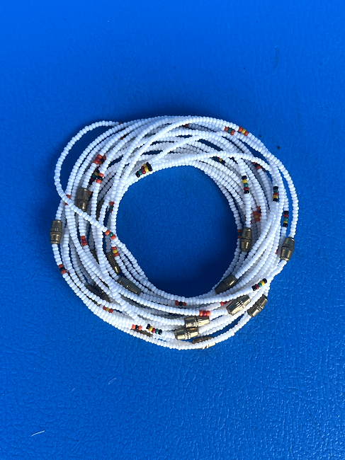 Bracelet africain en petites perles