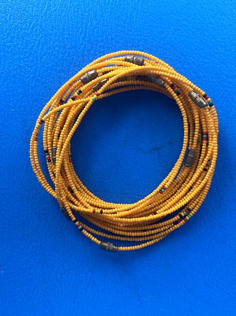 Bracelet africain en petites perles