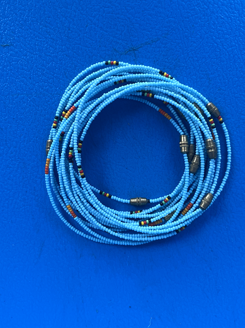 Bracelet africain en petites perles