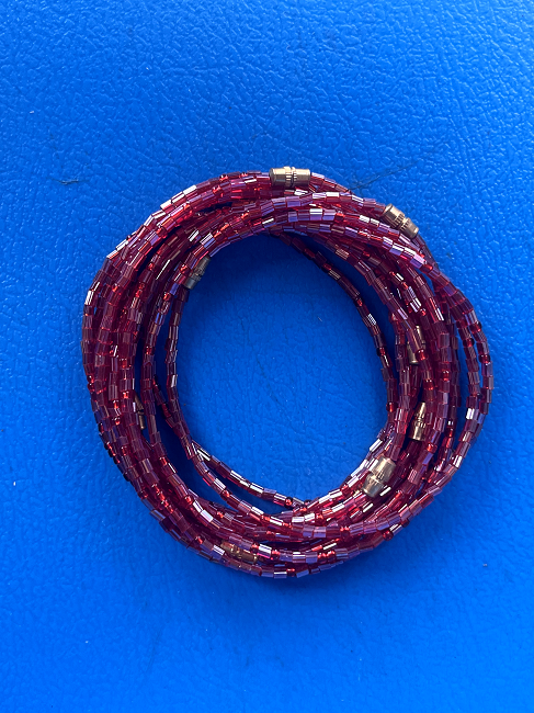 Bracelet en perles de verre recyclées peintes