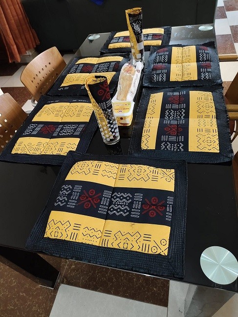 Set de Table + Serviettes + Corbeilles à Pain