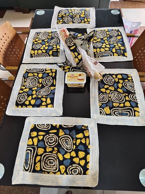 Set de Table + Serviettes + Corbeilles à Pain