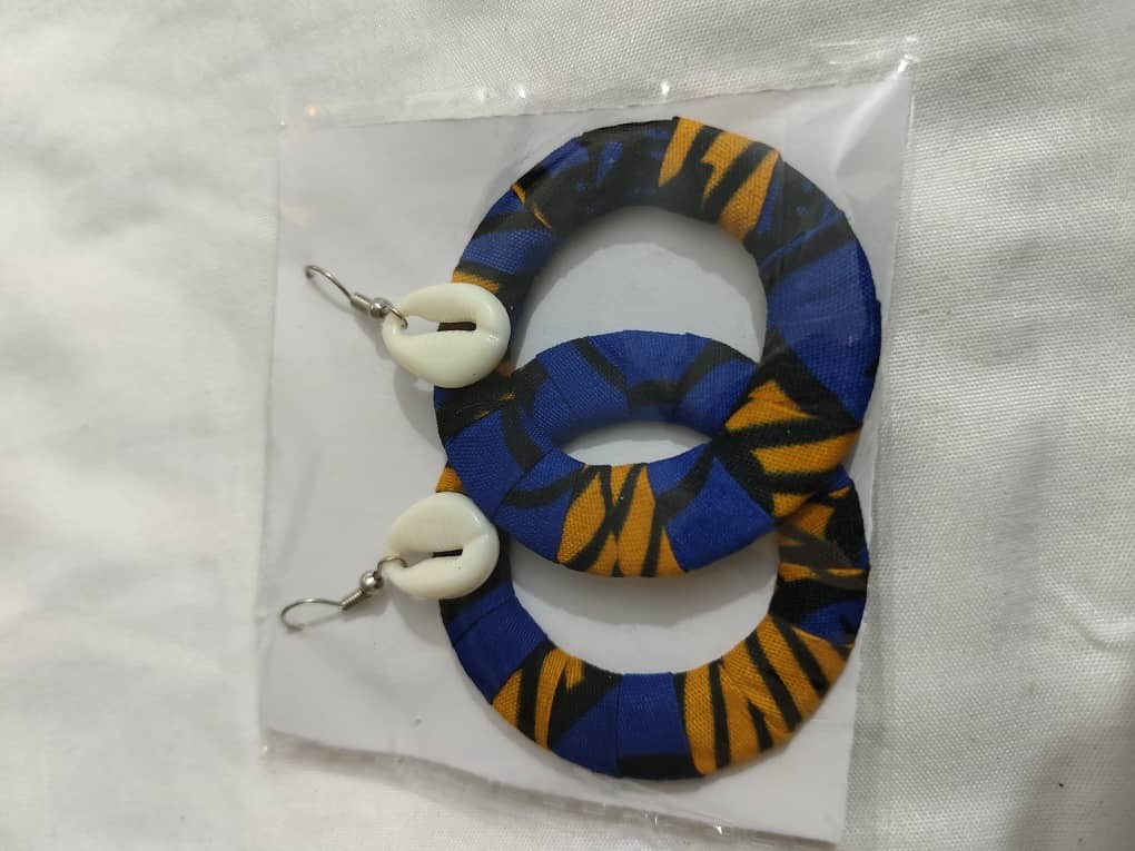 Boucles d’Oreilles Rondes en Wax