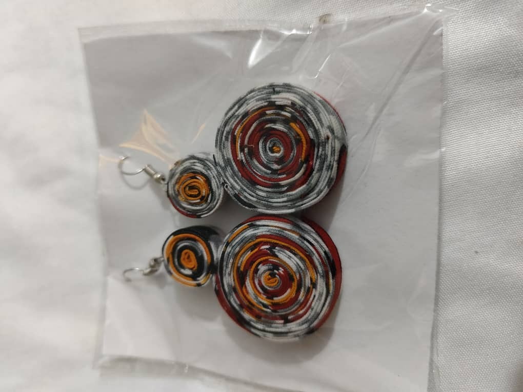 Boucles d’Oreilles Spirales en Wax