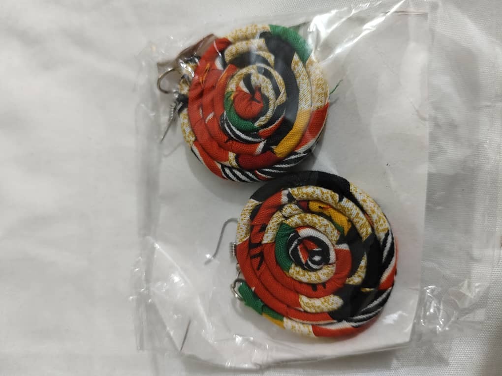 Boucles d’Oreilles Spirales en Wax