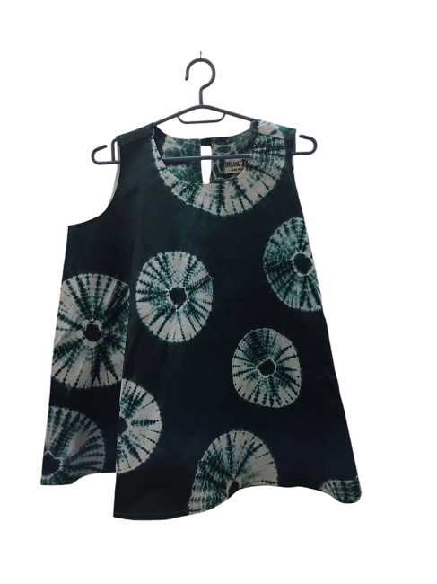 Haut femme à motif en batik sans manches